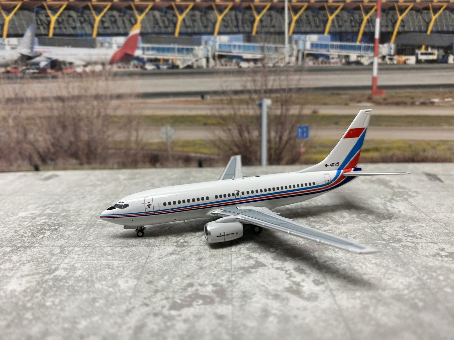 1/400 China Air Force B 737-700 Panda Models 202101 - Midwest Model Store
